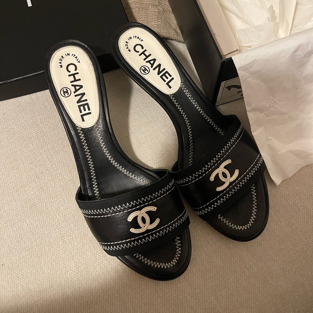 Vintage Chanel Kitten Mules EU 37